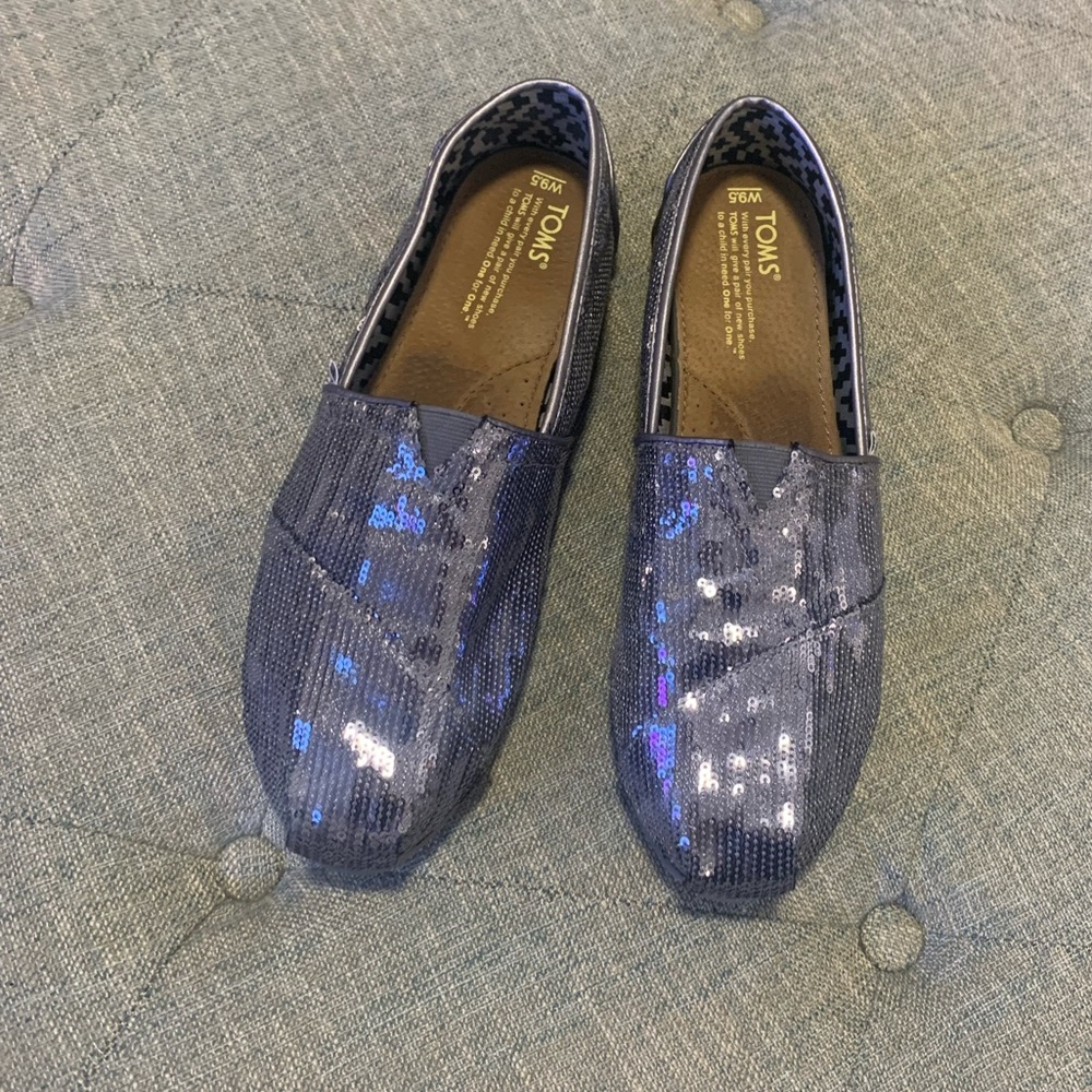 TOMS Flats